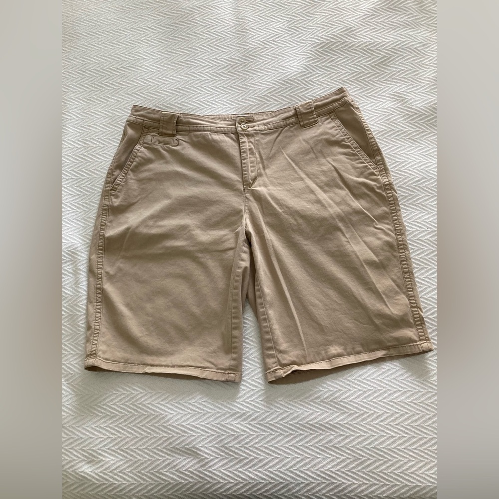 St. John’s Bay Khaki Tan Chino Shorts. Size 18W